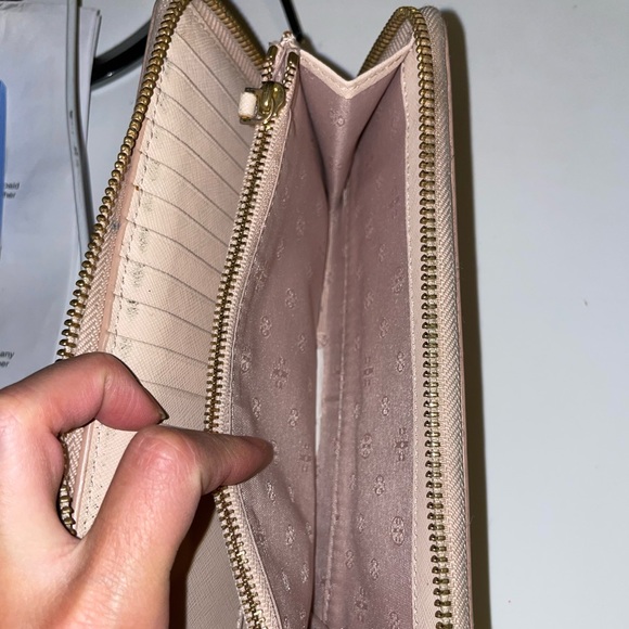 Full size light pink wallet - Picture 3 of 6